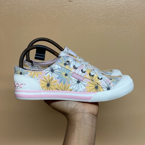 Rocket Dog Jazzin Floral Print Sneakers - Picture 1 of 16